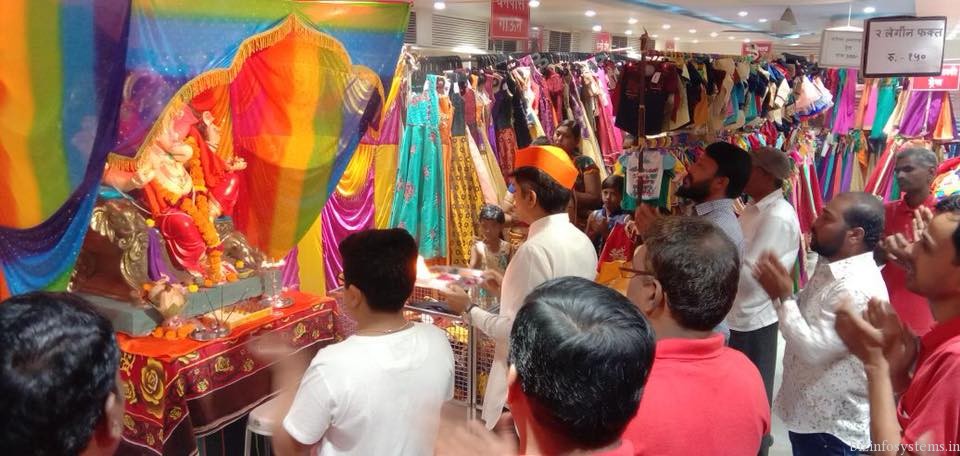 Rajpal Cloth Store / Image 6